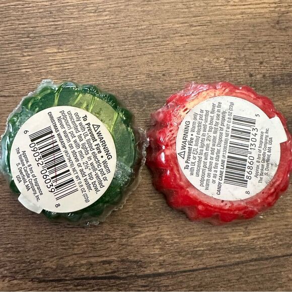 NWT Yankee Candle Wax Melts Christmas Wreath & Candy Cane Lane Set of 2 - Picture 2 of 3